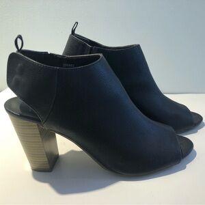 Gap 11 black high heels 4 inch